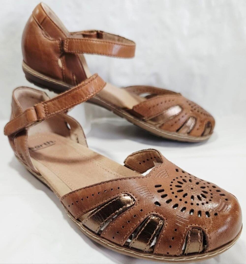 Earth Women's Camellia Cahoon Leather Flat Sandals w/Ankle Strap Sz 8.5W Almond